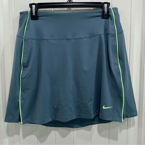 NIKE | NWT GOLF OR TENNIS SKIRT SIZE MEDIUM